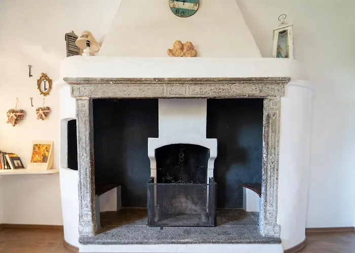 Vintage In The Hamlet With View * Torno