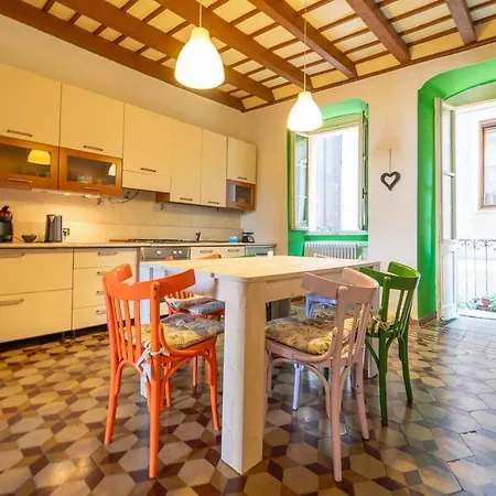 Vintage In The Hamlet With View تورنو