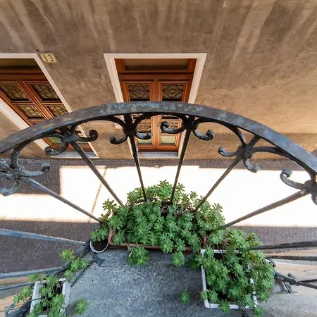 Vintage In The Hamlet With View Torno