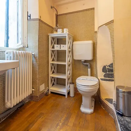 Vintage In The Hamlet With View Apartment