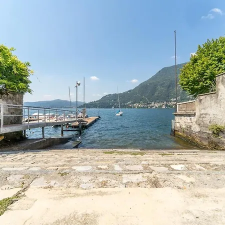 Vintage In The Hamlet With View 아파트