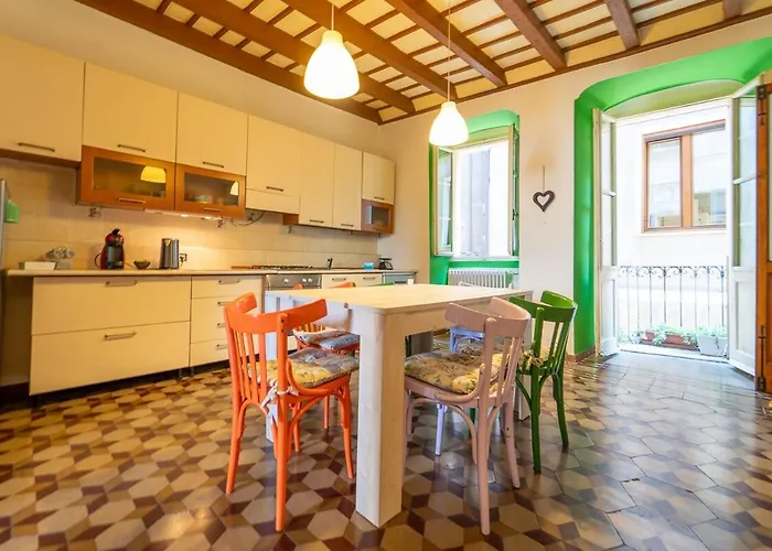 Vintage In The Hamlet With View Torno