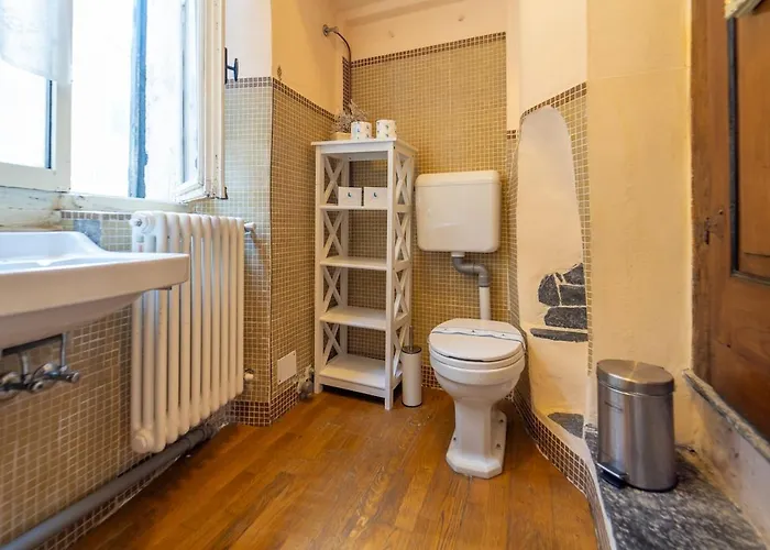 Vintage In The Hamlet With View Apartment