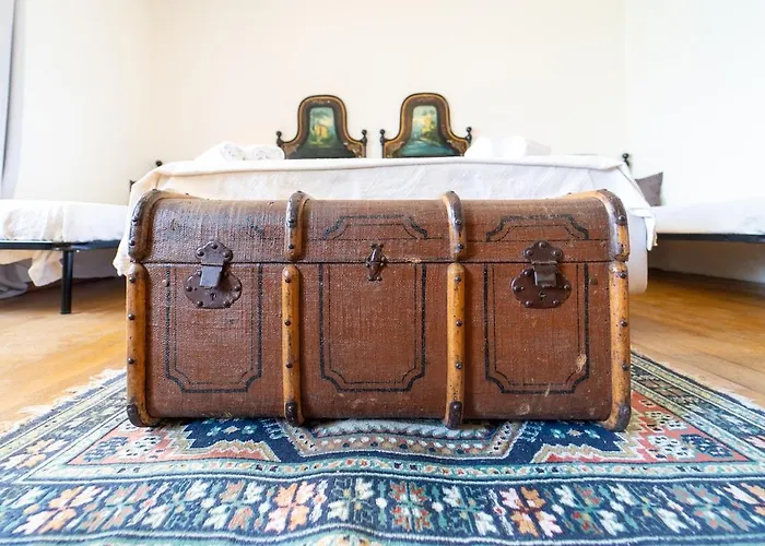 Vintage In The Hamlet With View Apartment